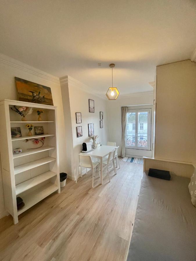 Dream Dwell Paris-charming Superb Location In 7th District Parijs